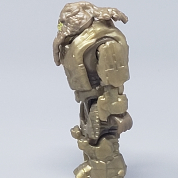 Mega Construx Halo Golden Atriox Mini Action Figure - Picture 4 of 8